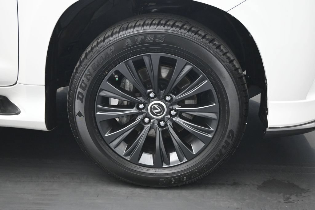 Used 2023 Lexus GX 460 Luxury w/ Sport Design Package AWD/4WD image 28