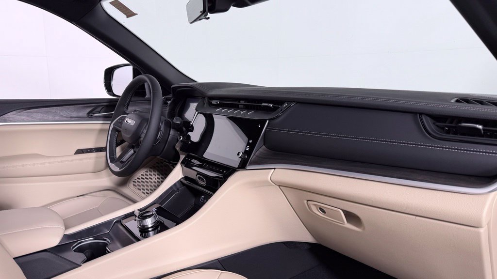 New 2027 Jeep Grand Cherokee L Limited AWD/4WD image 35