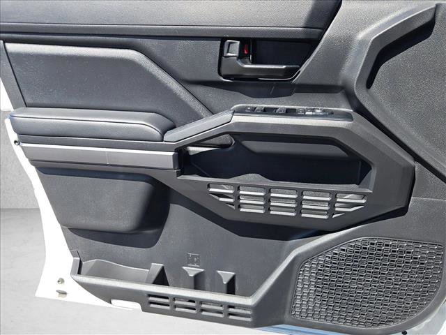 Used 2025 Toyota Tacoma SR5 AWD/4WD image 10