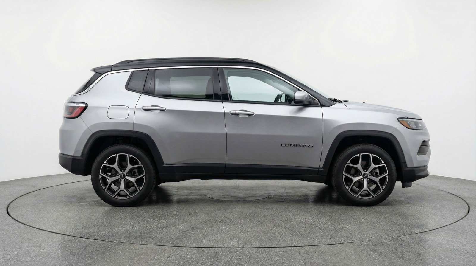 Used 2025 Jeep Compass Limited image 11