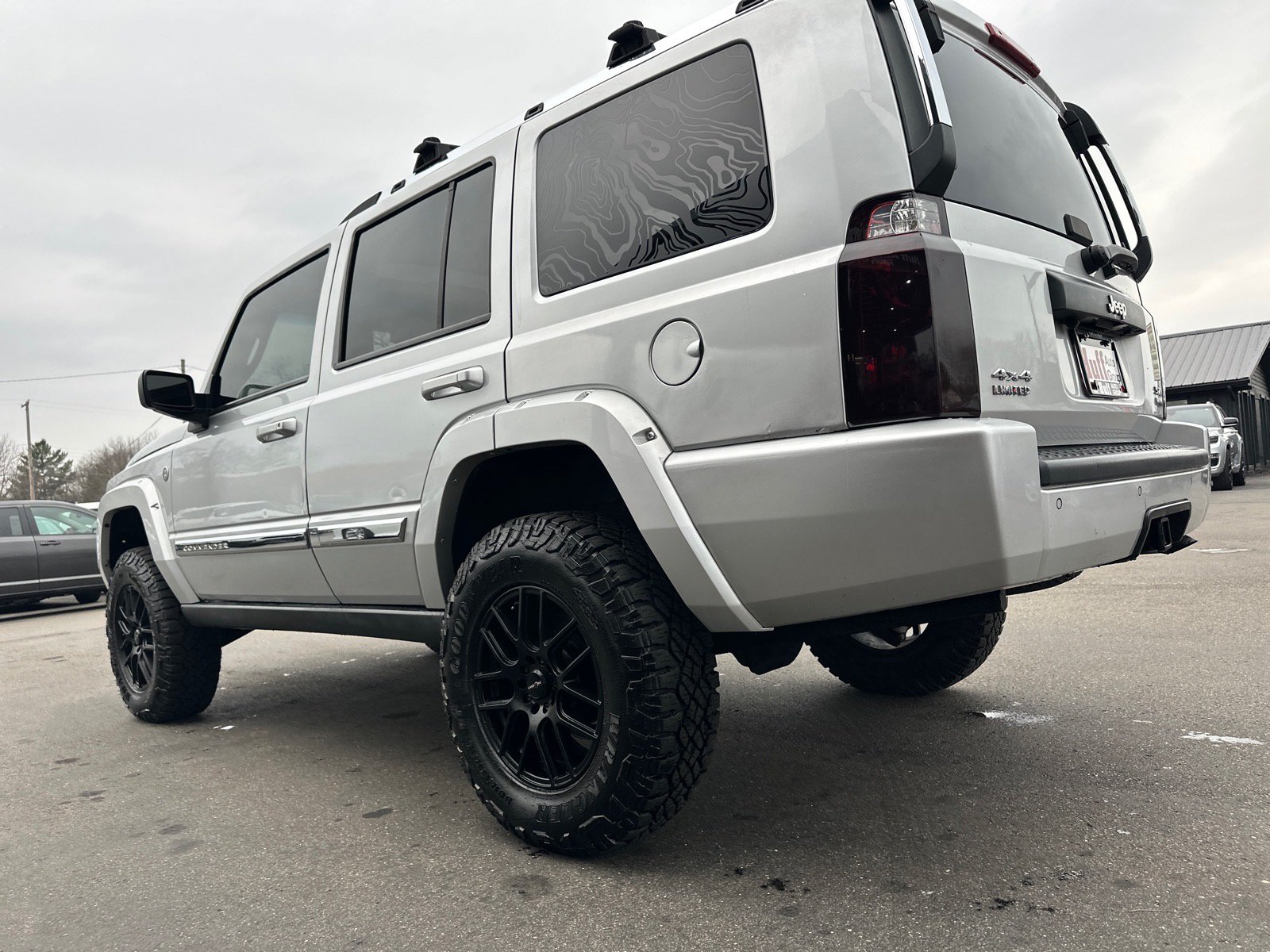Used 2006 Jeep Commander Limited AWD/4WD image 10