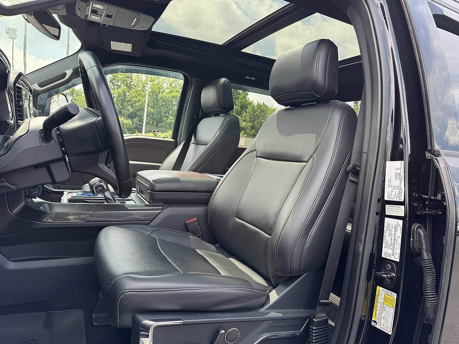 Used 2021 Ford F150 Lariat image 9