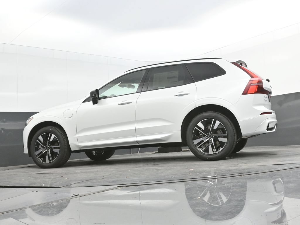 New 2026 Volvo XC60 T8 Core w/ Climate Package AWD/4WD image 33