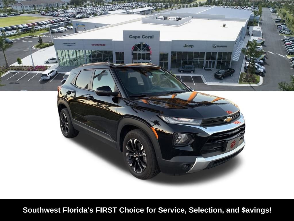 Used 2022 Chevrolet TrailBlazer LT w/ Driver Confidence Package image 2