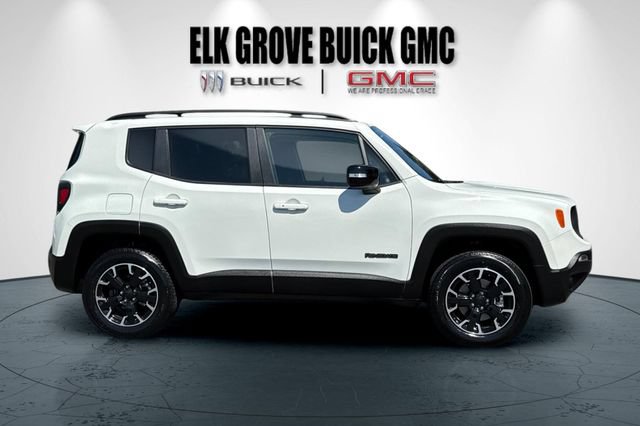 Used 2023 Jeep Renegade Latitude AWD/4WD image 3