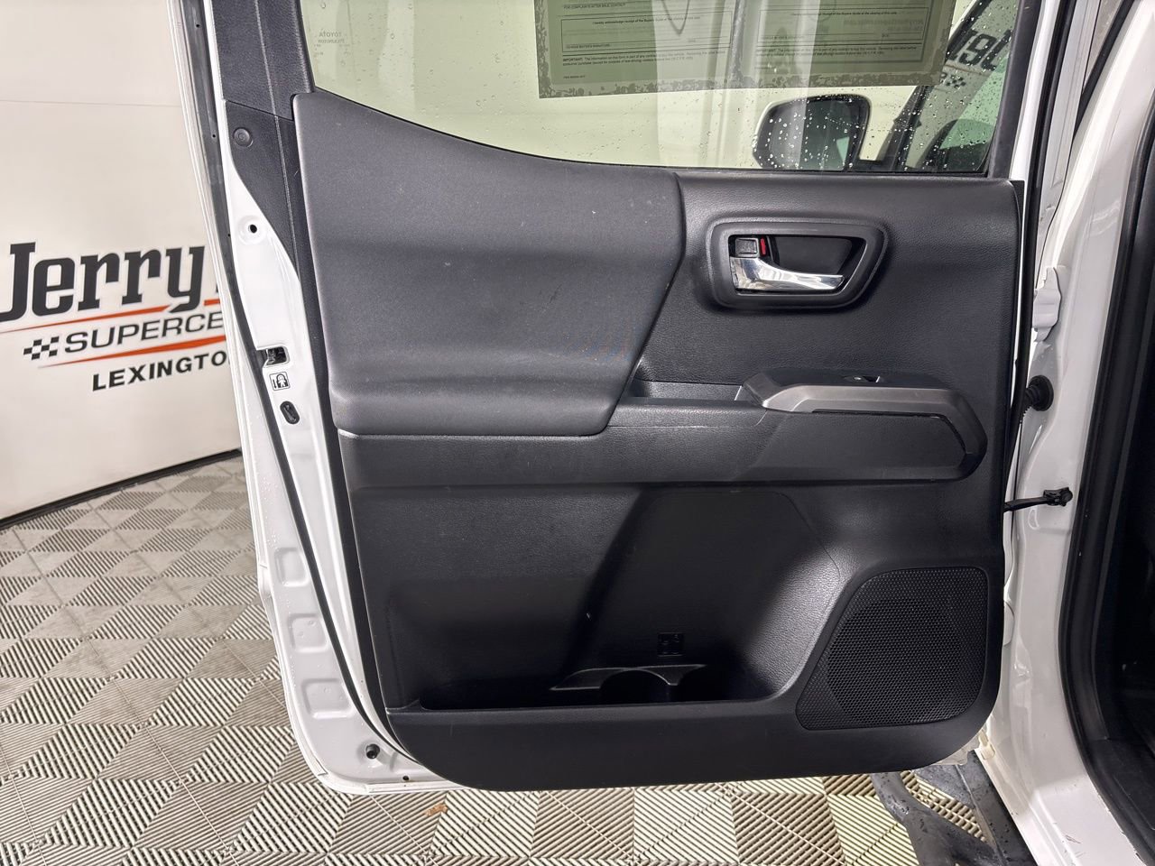 Used 2019 Toyota Tacoma TRD Off-Road image 20