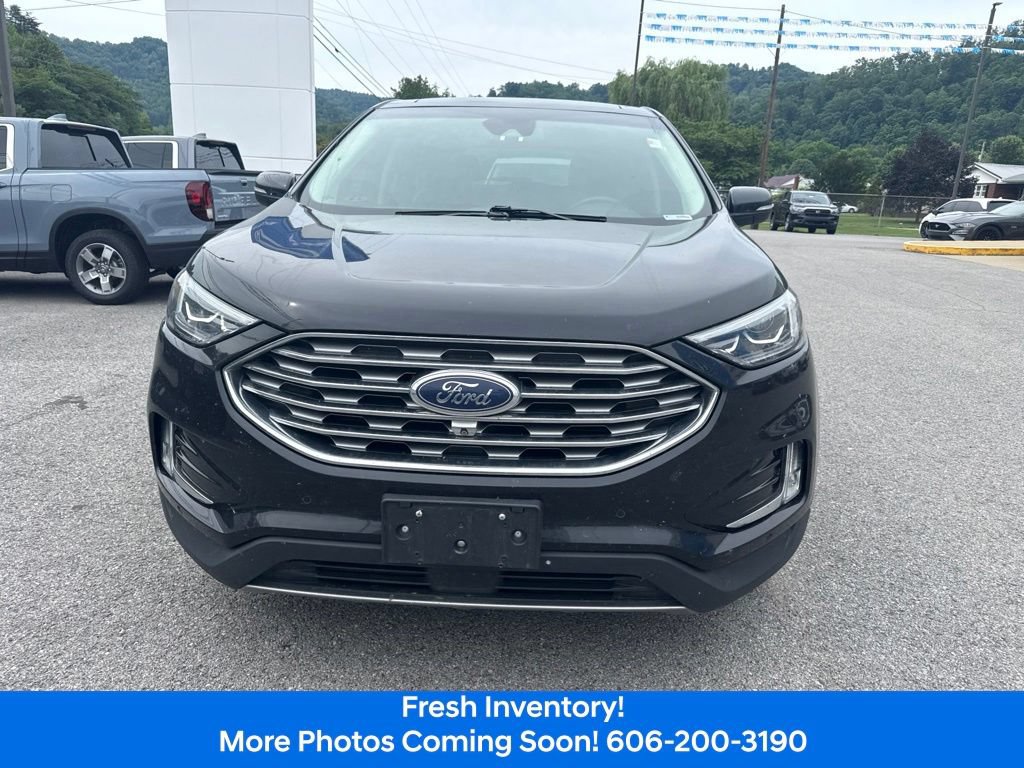 Used 2019 Ford Edge Titanium w/ Equipment Group 301A AWD/4WD image 2