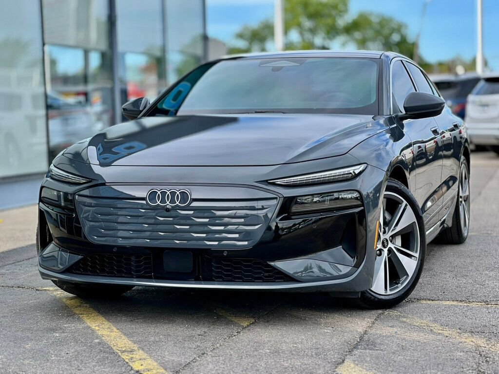 Used 2025 Audi A6 e-tron Premium Plus w/ Premium Plus RWD image 31