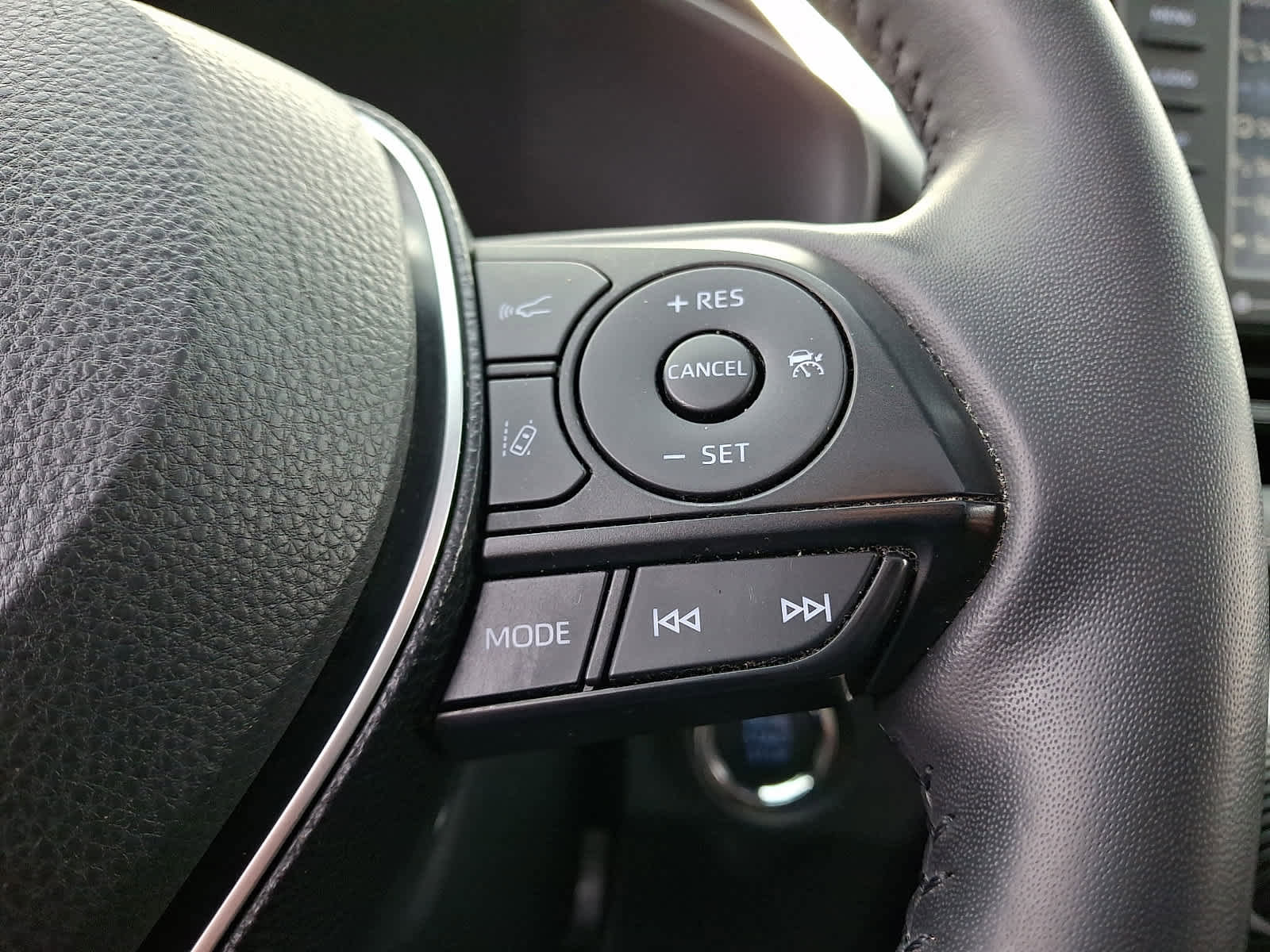 Certified 2020 Toyota RAV4 XLE image 23