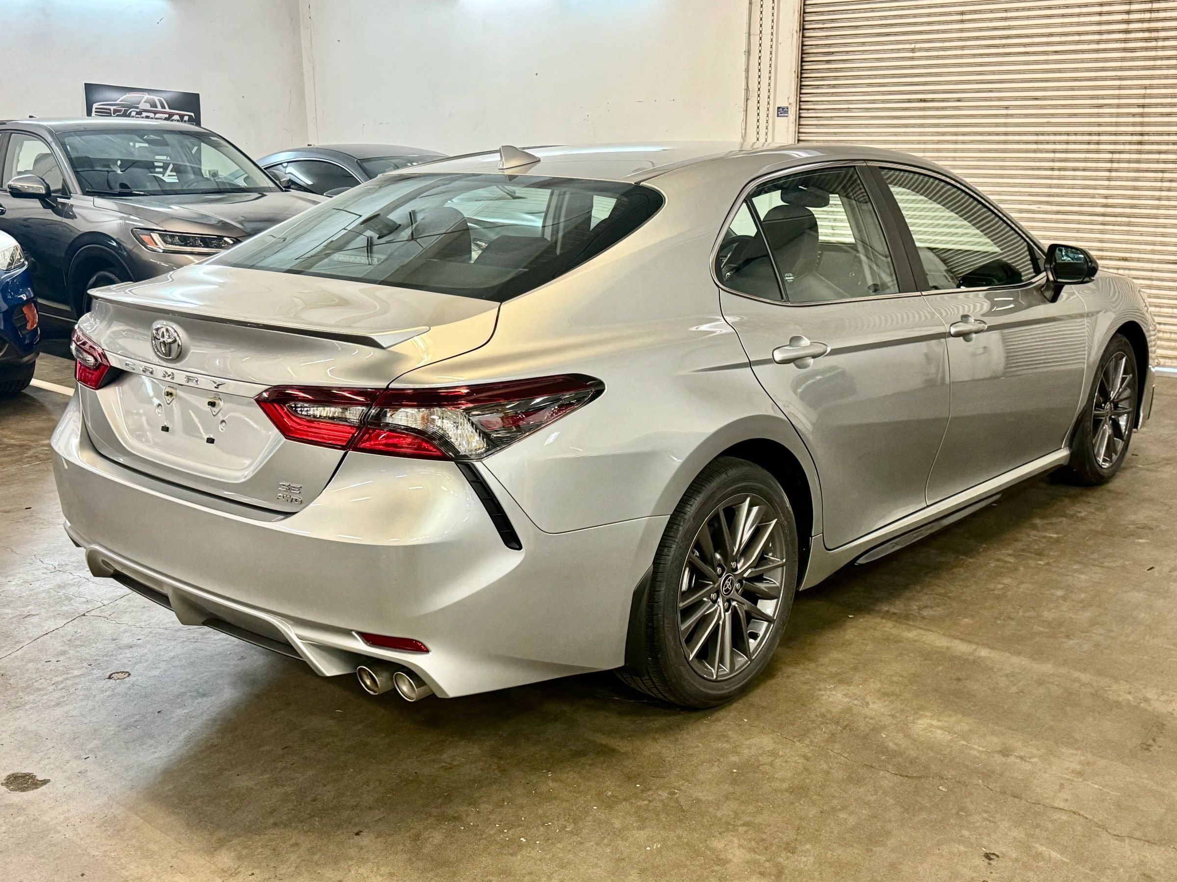 Used 2023 Toyota Camry SE image 5