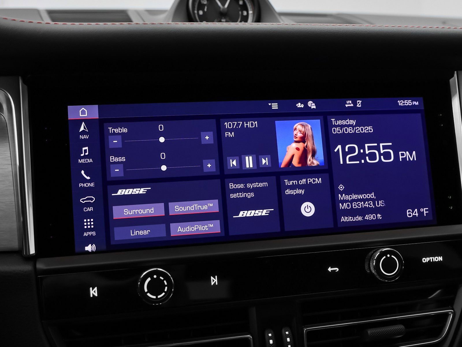 Certified 2025 Porsche Macan image 34