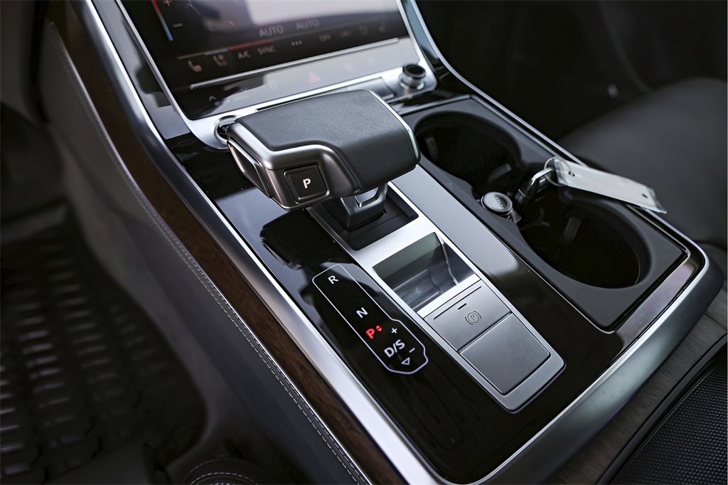 Used 2024 Audi Q8 Prestige image 23