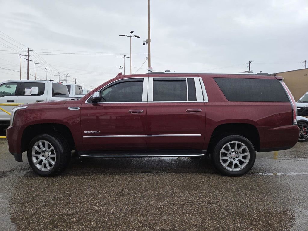Used 2019 GMC Yukon XL Denali image 12