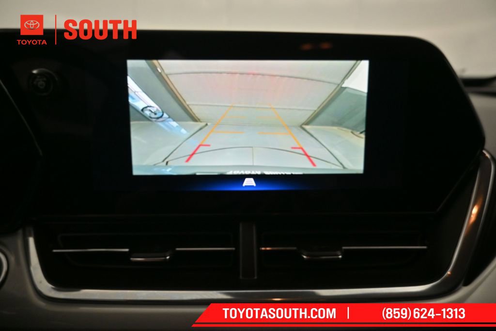 Used 2025 Chevrolet Trax LT w/ LT Convenience Package FWD image 17