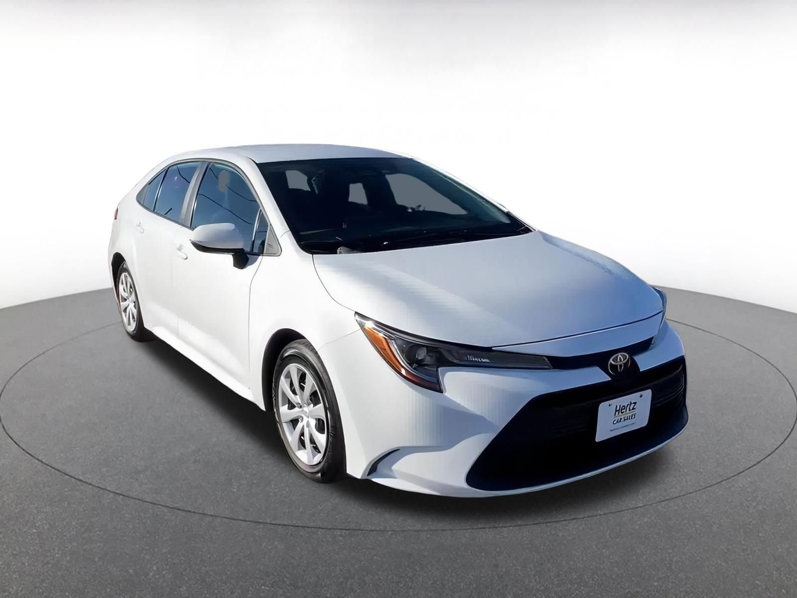 Used 2024 Toyota Corolla LE image 3