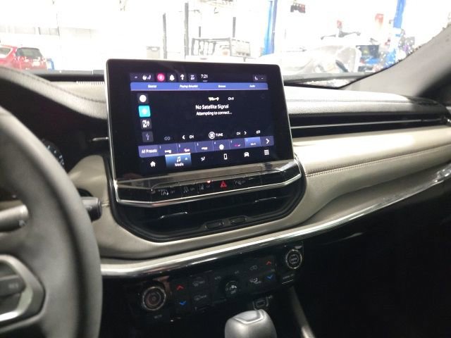 Used 2024 Jeep Compass Limited image 14