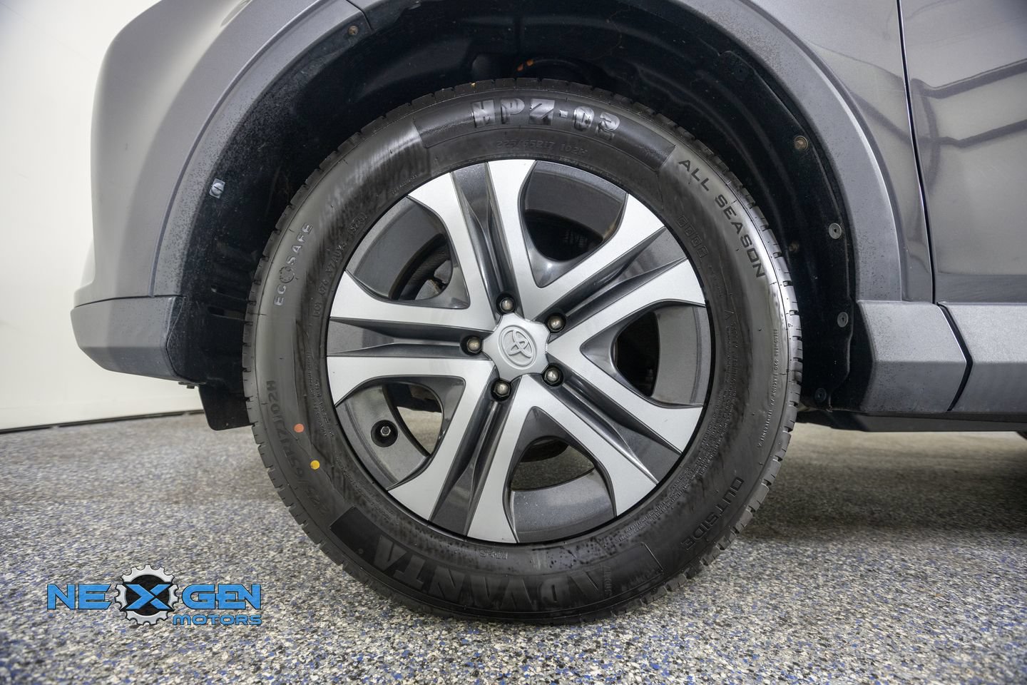 Used 2016 Toyota RAV4 LE FWD image 45