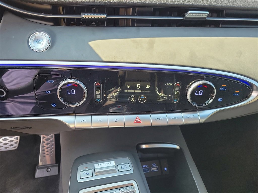 Used 2024 Genesis GV70 3.5T Sport image 34