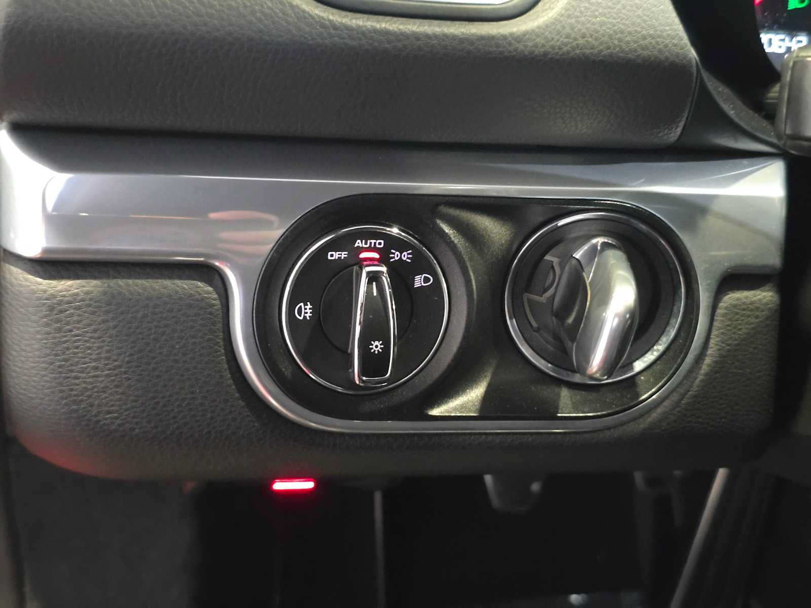 Used 2017 Porsche 718 Boxster RWD image 22