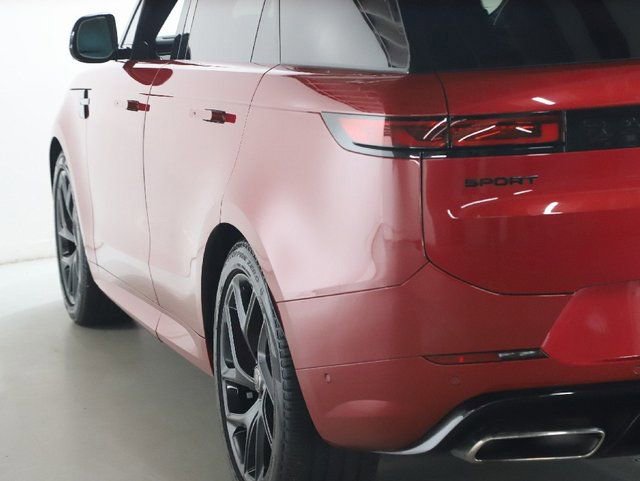 Used 2023 Land Rover Range Rover Sport SE Dynamic image 6