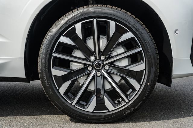 New 2026 Volvo XC60 B5 Ultra w/ Protection Package Premier image 18