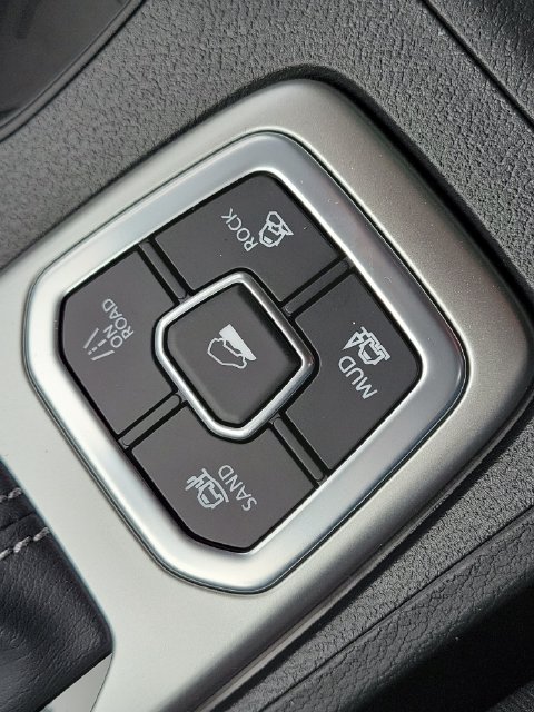 New 2026 Nissan Frontier SV w/ SV Convenience Package AWD/4WD image 20