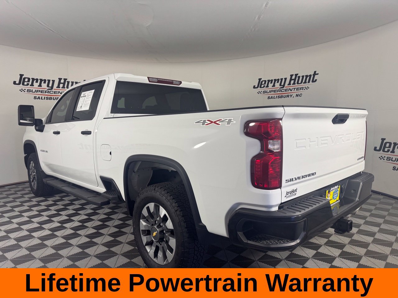Used 2025 Chevrolet Silverado 2500 Custom AWD/4WD image 10
