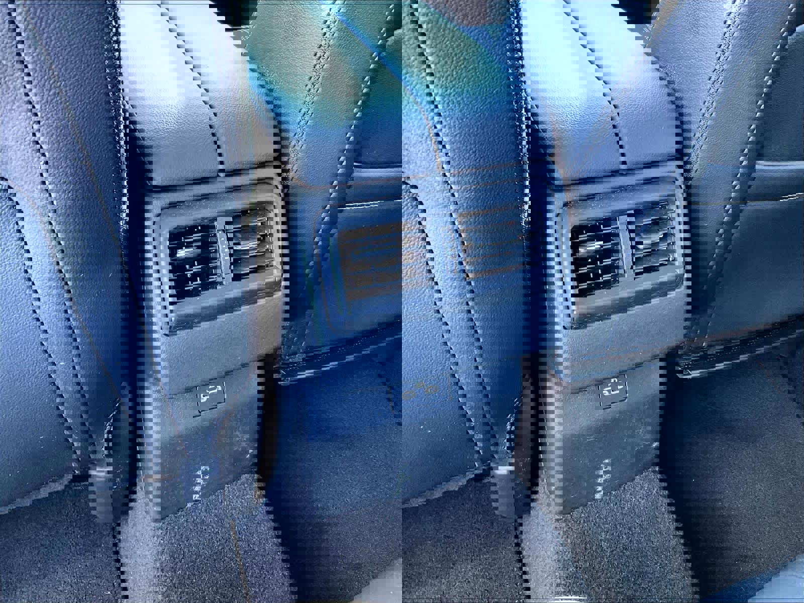 Used 2025 MAZDA CX-50 AWD 2.5 S w/ Premium Package image 28