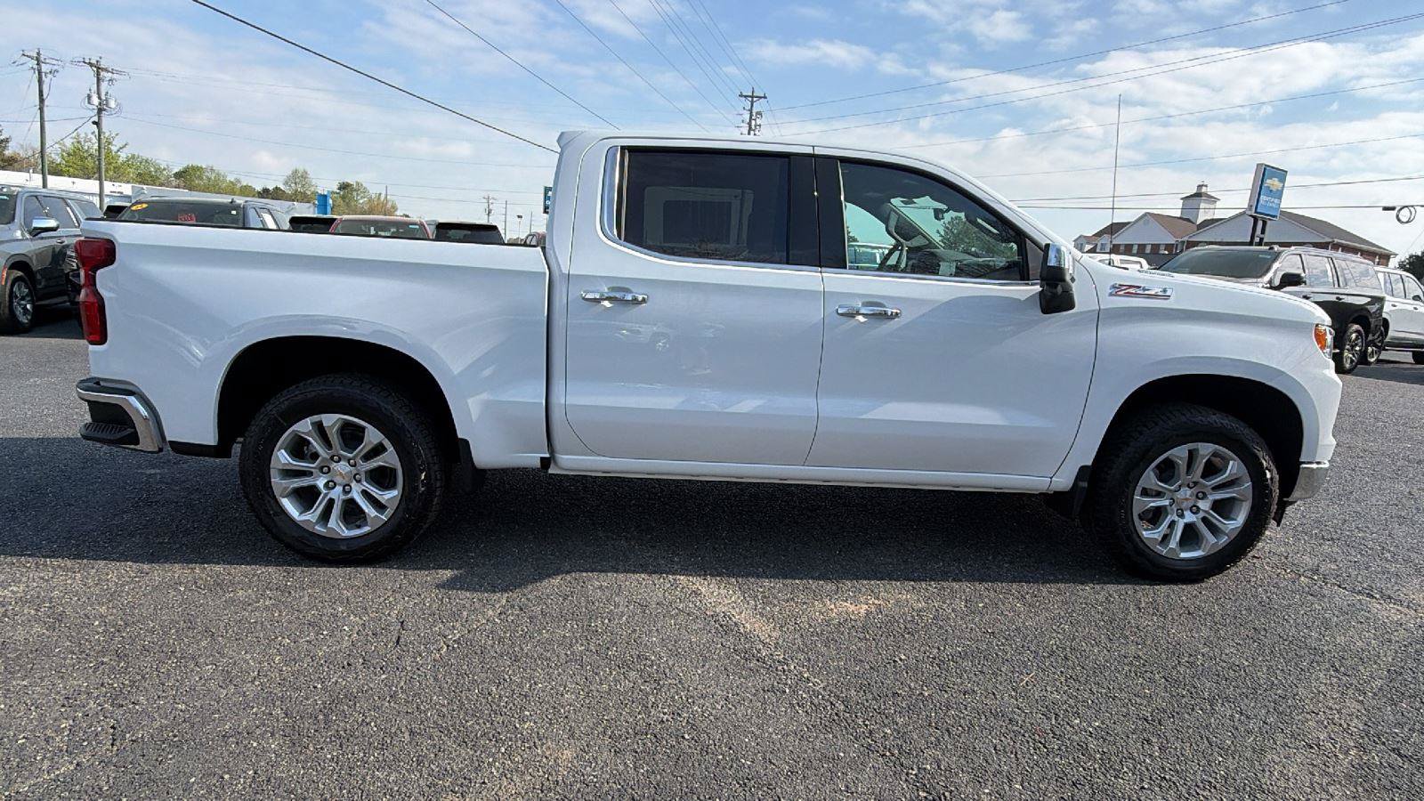 New 2026 Chevrolet Silverado 1500 LTZ w/ LTZ Premium Package AWD/4WD image 4