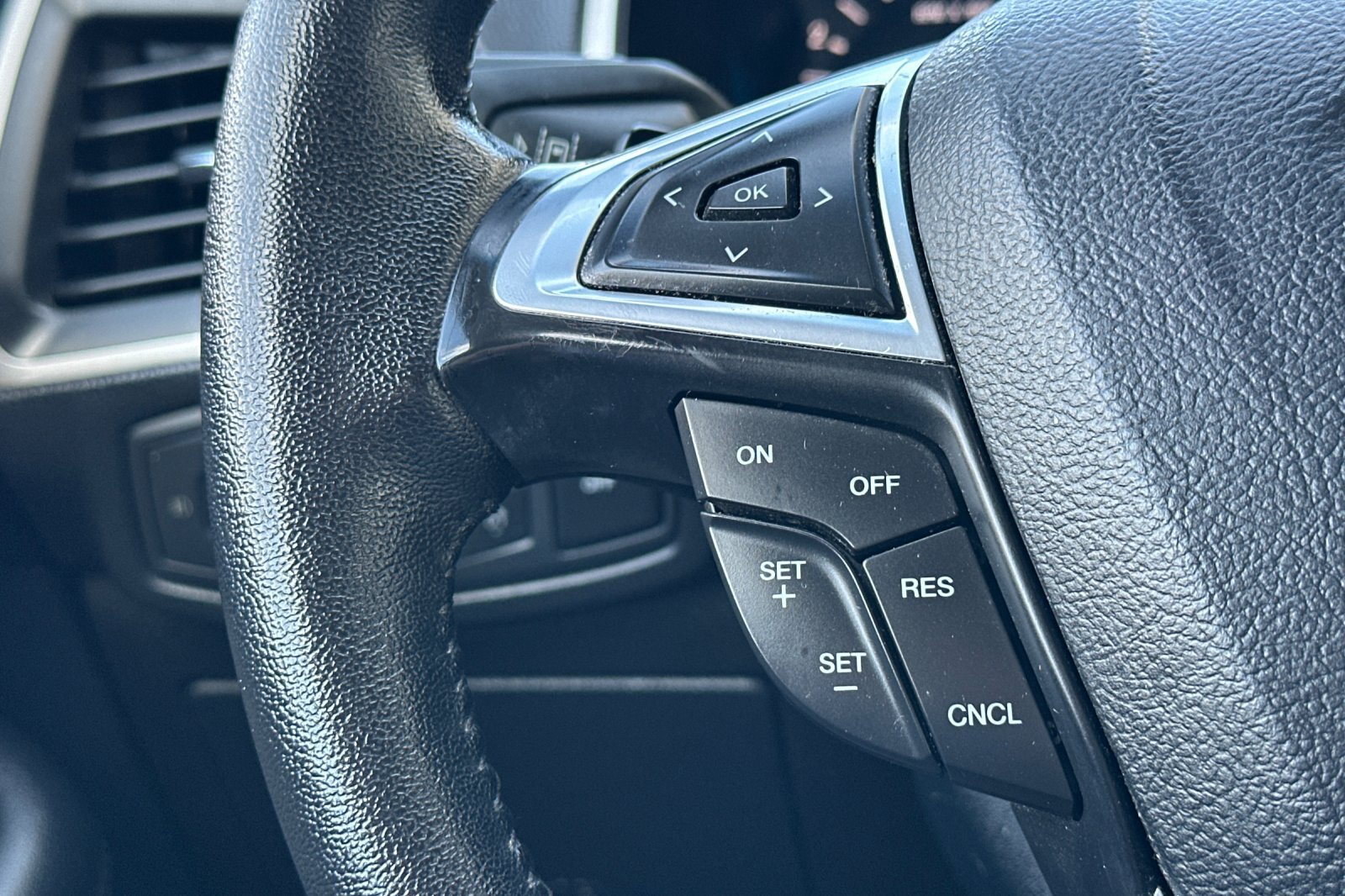 Used 2019 Ford Edge SEL AWD/4WD image 31