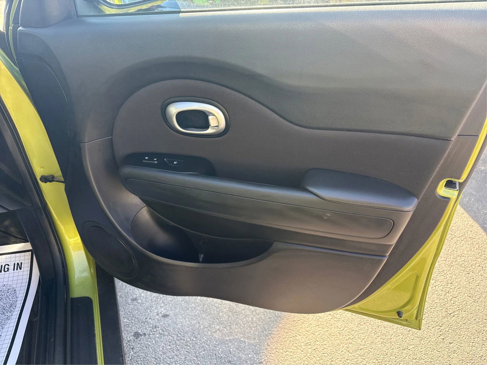 Used 2016 Kia Soul + FWD image 20