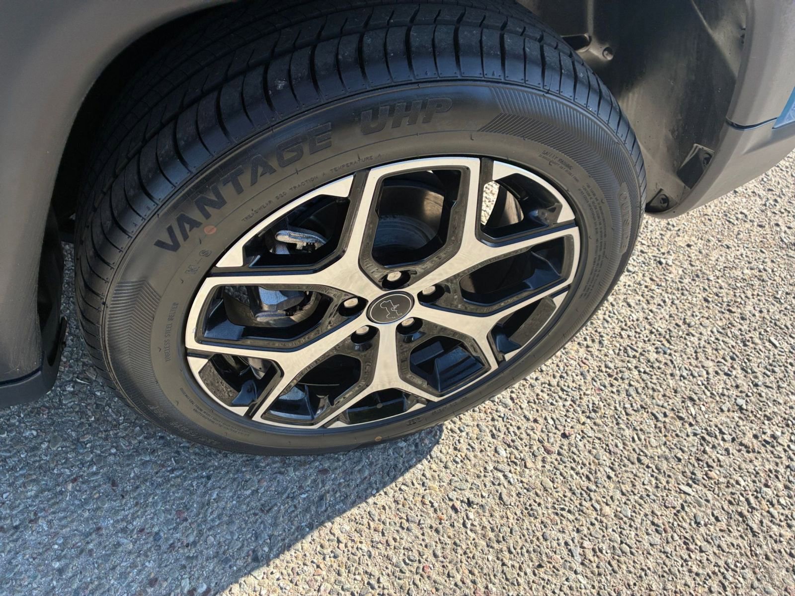 Used 2025 Jeep Compass Limited image 31