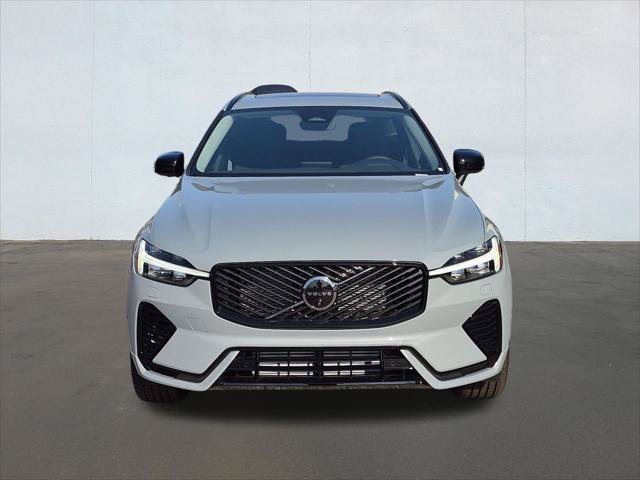 New 2026 Volvo XC60 T8 Plus w/ Climate Package PRO AWD/4WD image 4