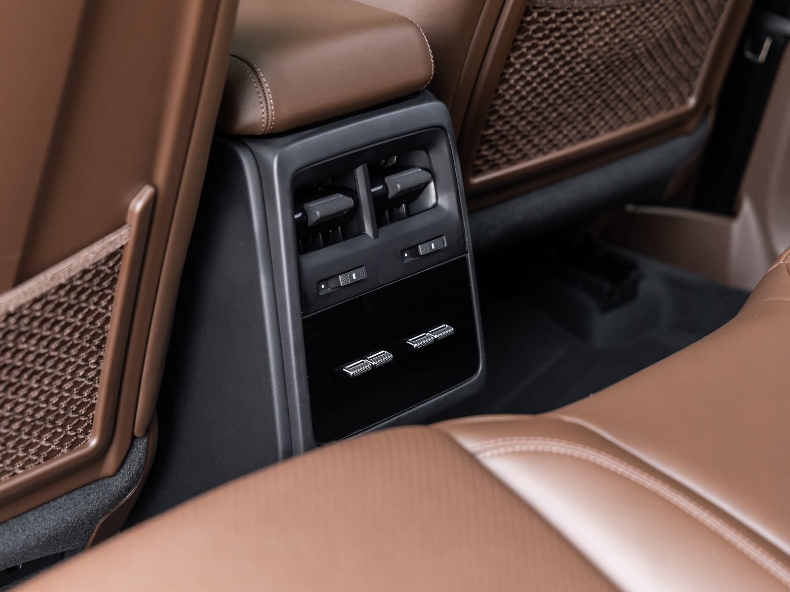 New 2026 Porsche Macan 4 Electric AWD/4WD image 36