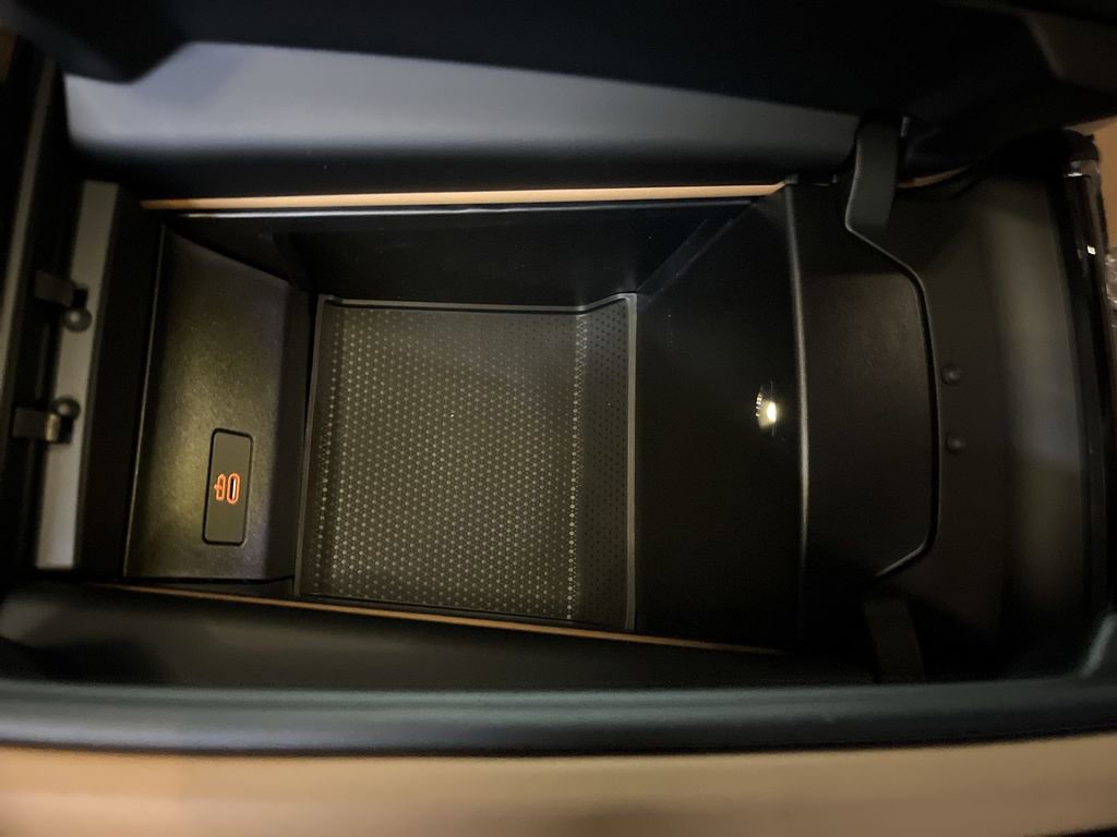 New 2026 BMW X5 M60i w/ Climate Comfort Package image 21