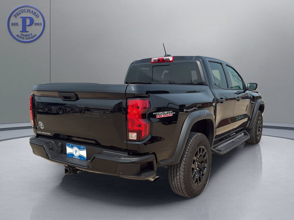 Used 2024 Chevrolet Colorado Trail Boss w/ Technology Package AWD/4WD image 7