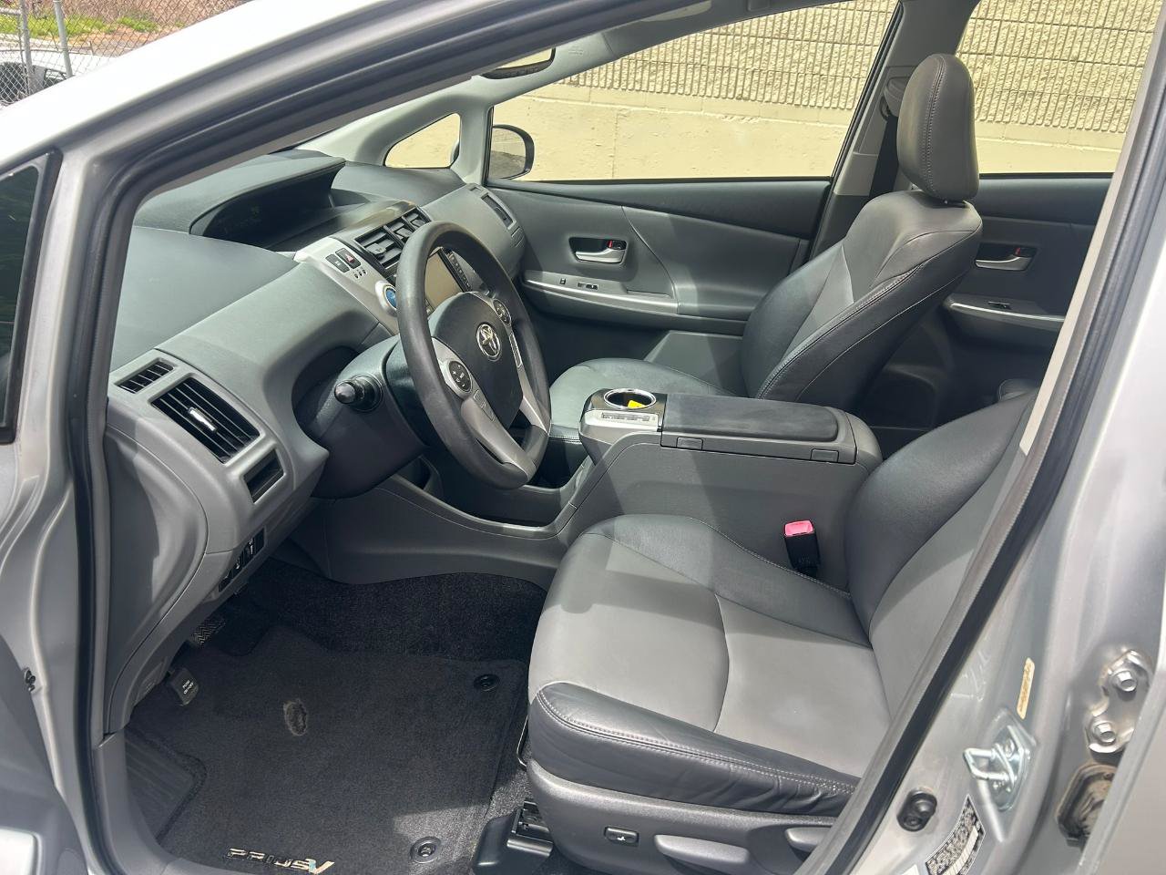Used 2012 Toyota Prius V Five FWD image 9