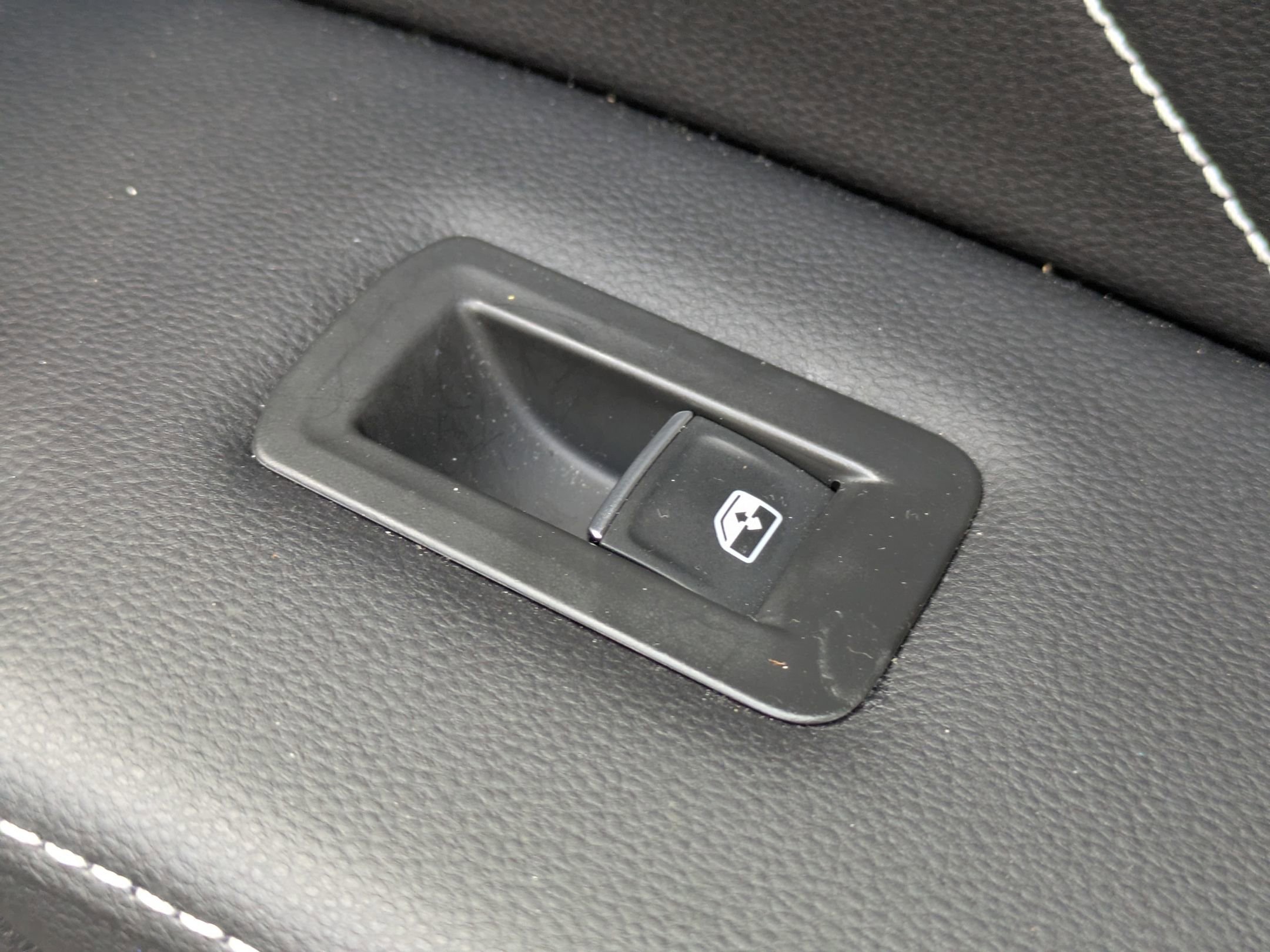 Used 2024 Volkswagen Tiguan SE R-Line image 37