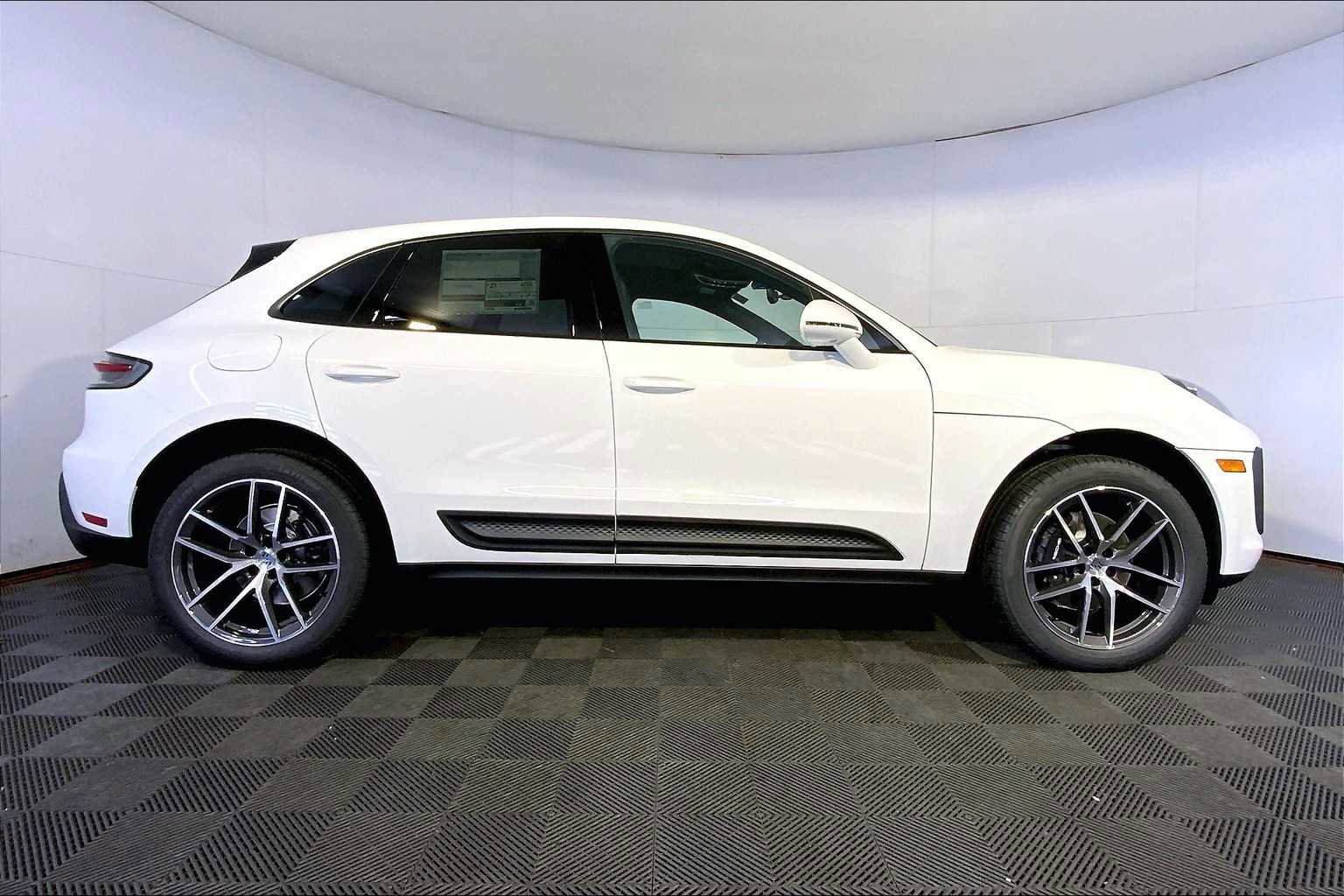 New 2026 Porsche Macan image 8