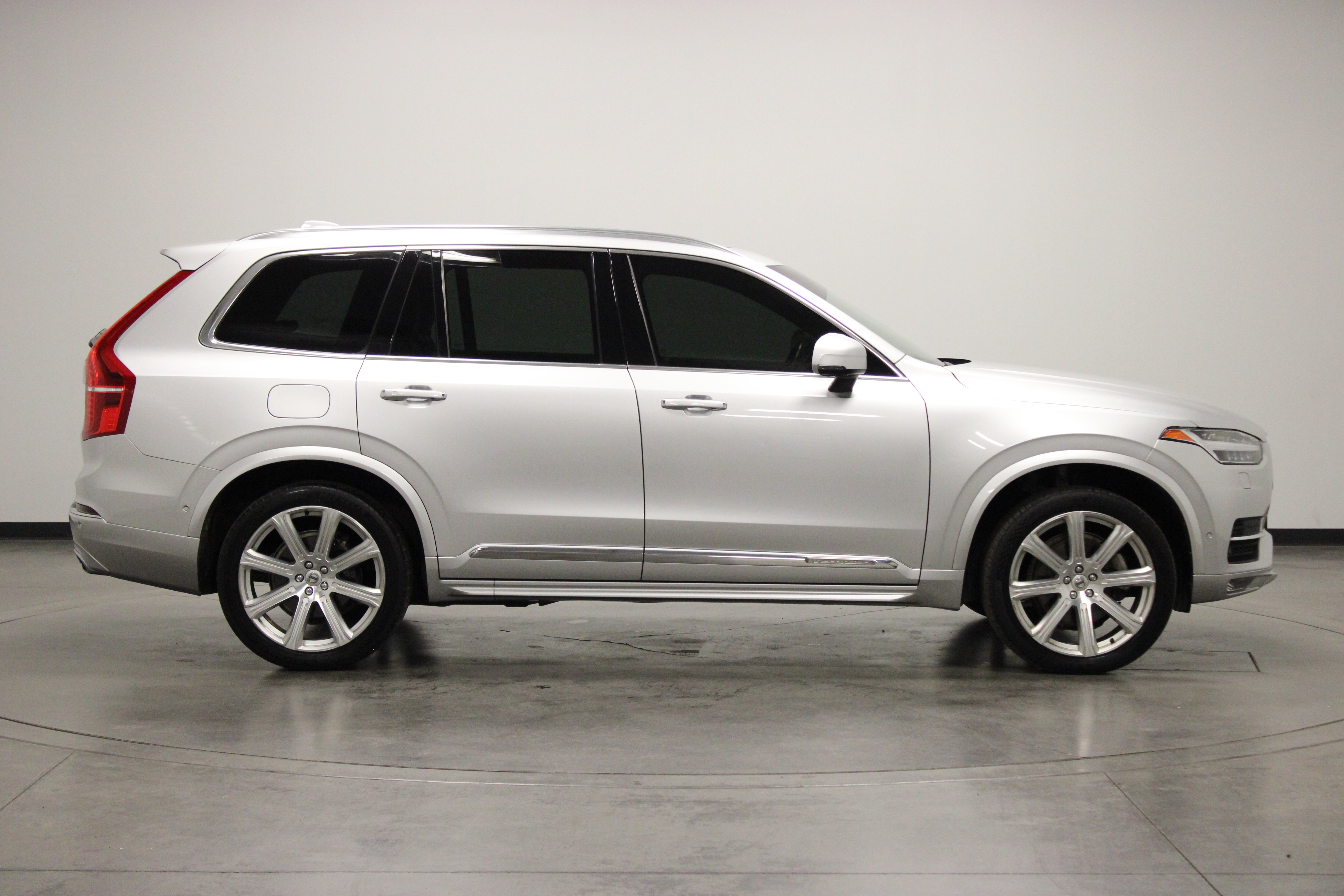 Used 2018 Volvo XC90 T6 Inscription w/ Convenience Package AWD/4WD image 9