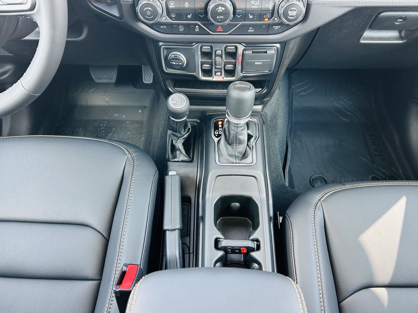 New 2026 Jeep Gladiator Sport AWD/4WD image 21