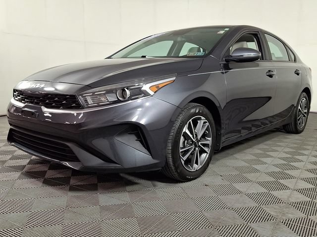 Used 2023 Kia Forte LXS w/ LXS Technology Package FWD image 6