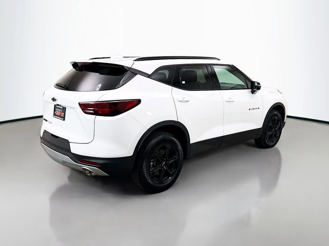 Used 2025 Chevrolet Blazer LT w/ Midnight/Sport Edition image 8