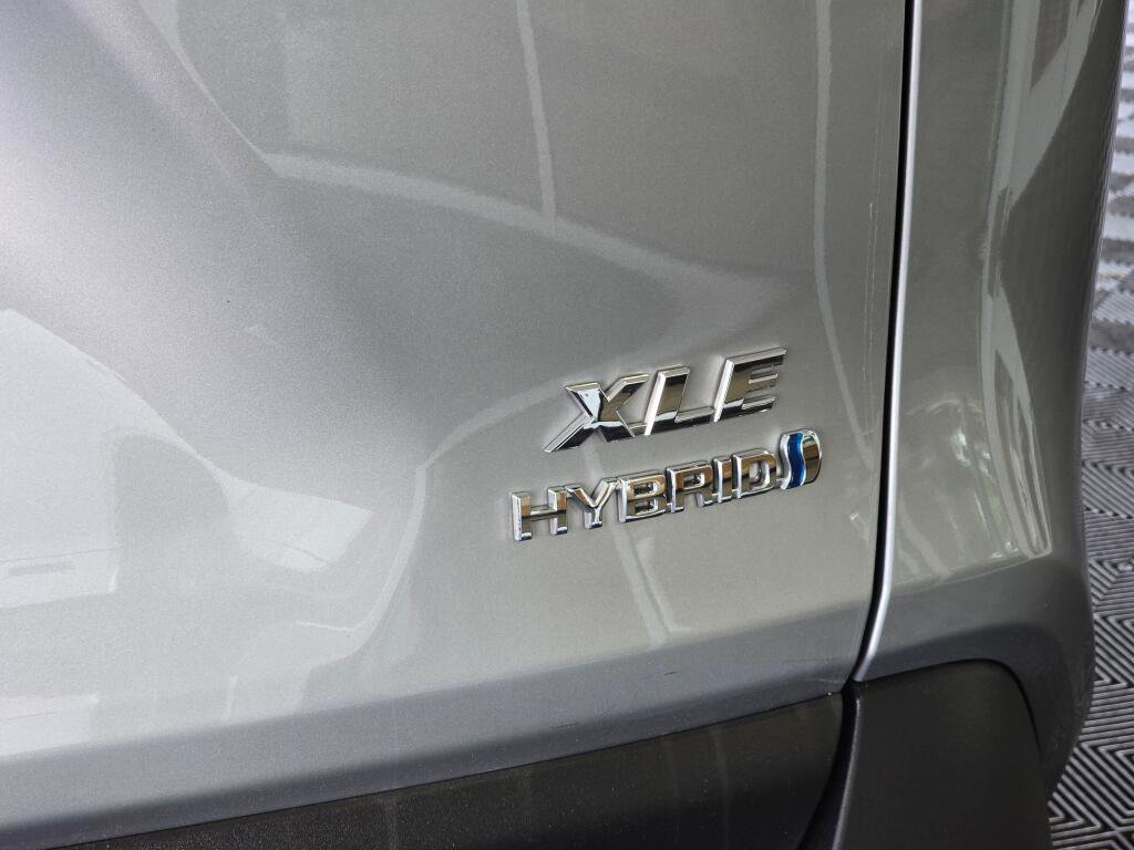 Used 2024 Toyota RAV4 XLE AWD/4WD image 14