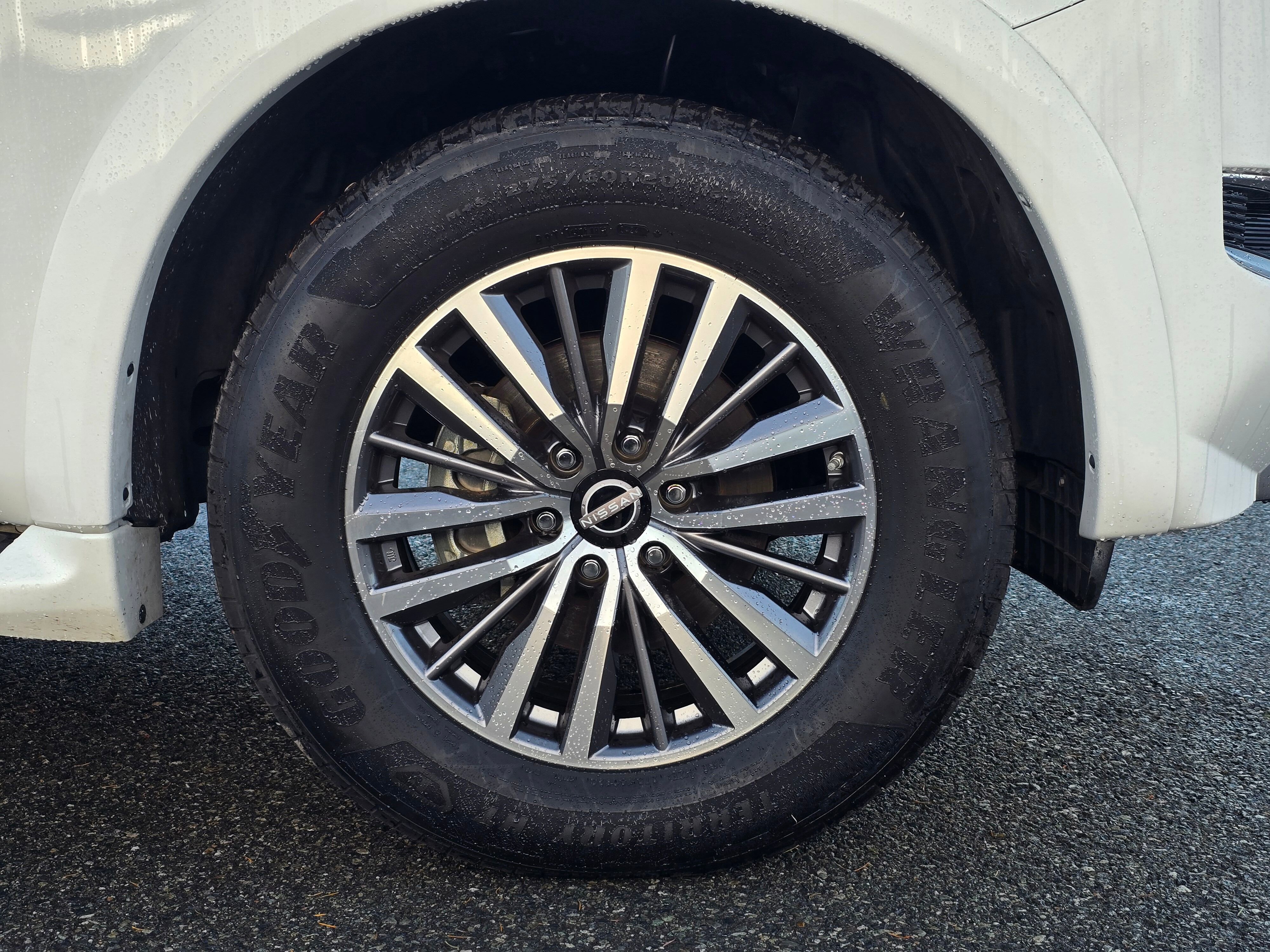 Used 2024 Nissan Armada SL image 10