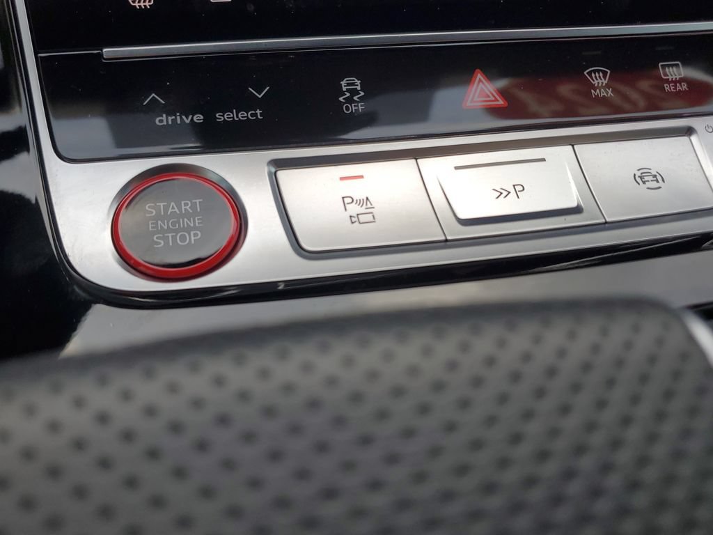 Certified 2024 Audi RS Q8 AWD/4WD image 30
