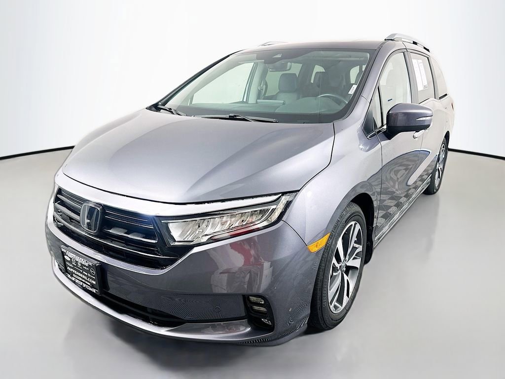 Used 2024 Honda Odyssey Touring image 3
