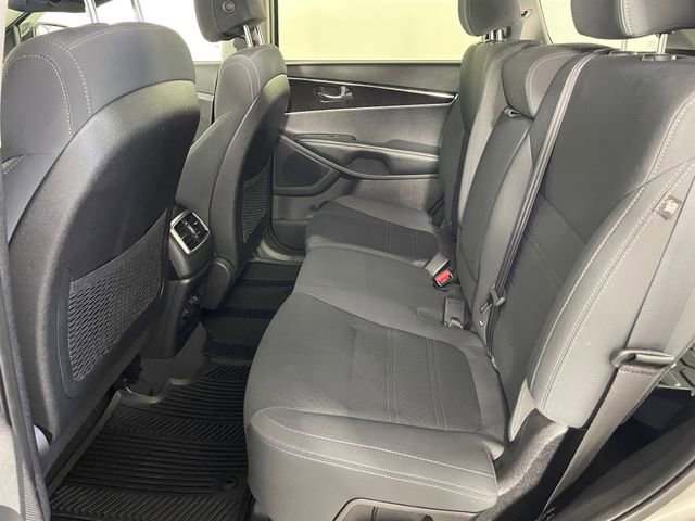 Used 2017 Kia Sorento LX w/ LX Convenience Package AWD/4WD image 16