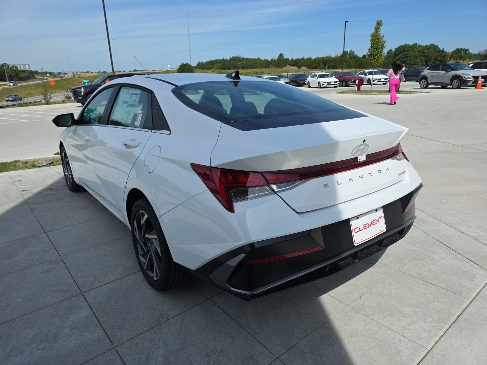 New 2025 Hyundai Elantra Limited image 8