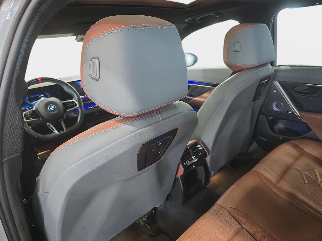 Certified 2024 BMW i5 M60 w/ Executive Package AWD/4WD image 9
